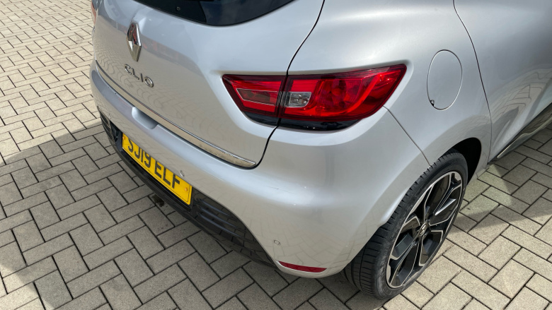 Renault Clio 0.9 TCE 75 Iconic 5dr Petrol Hatchback